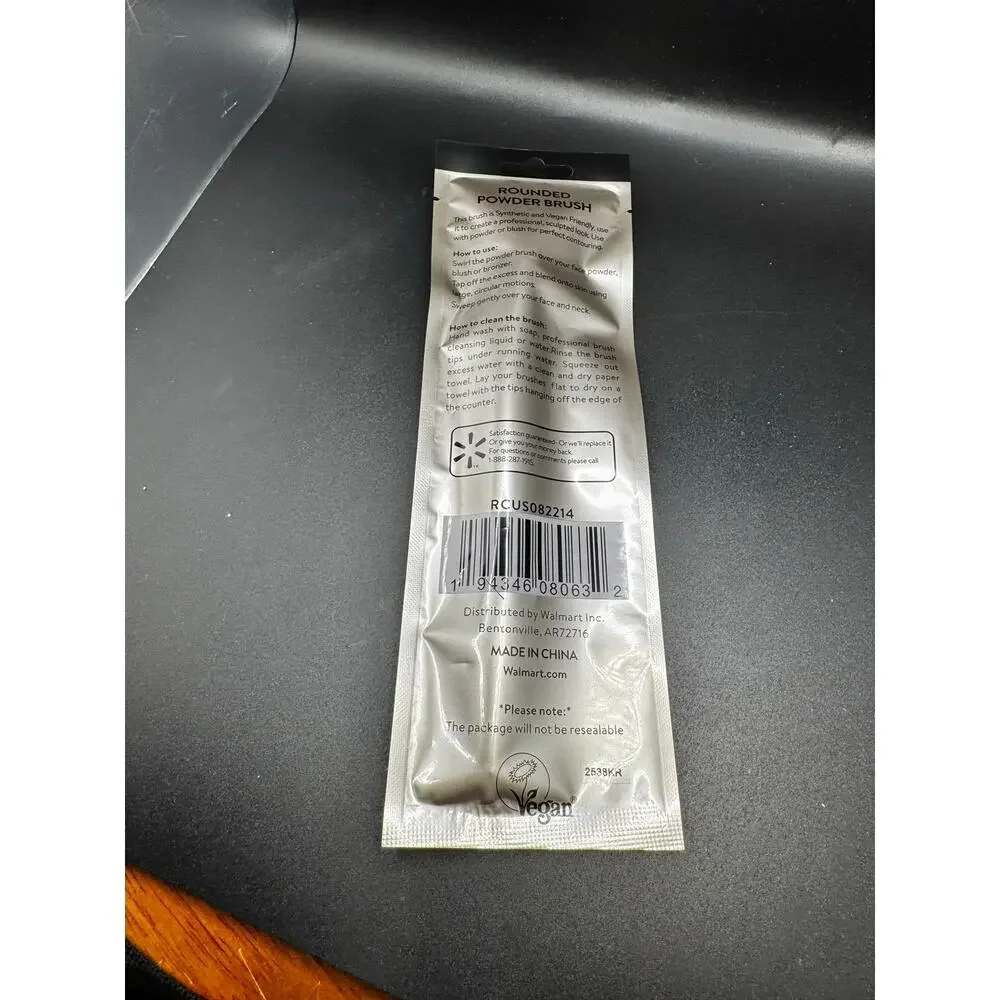 5/$25 NWT Rounded Powder Brush New In Package